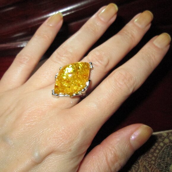 Pressed Baltic Amber Cocktail Ring - Picture 6 of 6